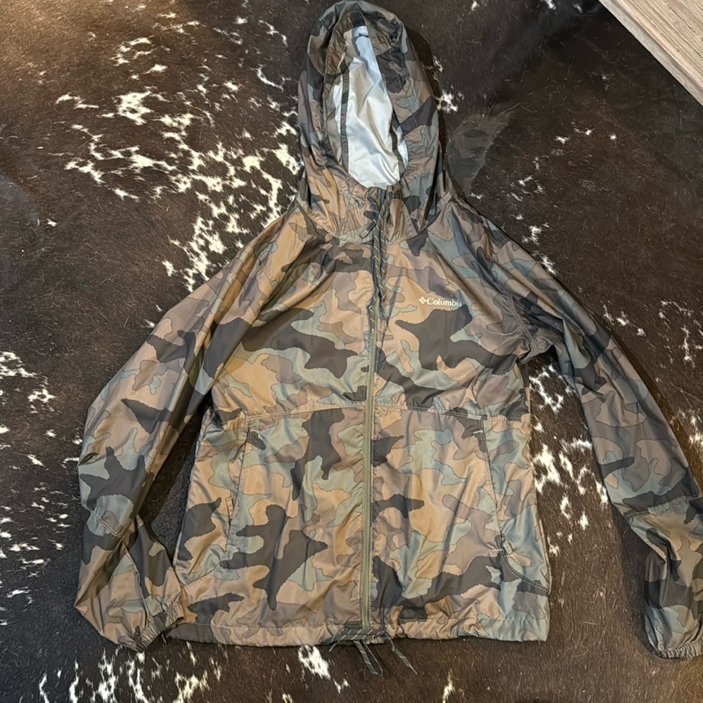 Columbia Women’s Water Repellent Windbreaker